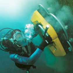 underwater-hull-cleaning-service-500x500